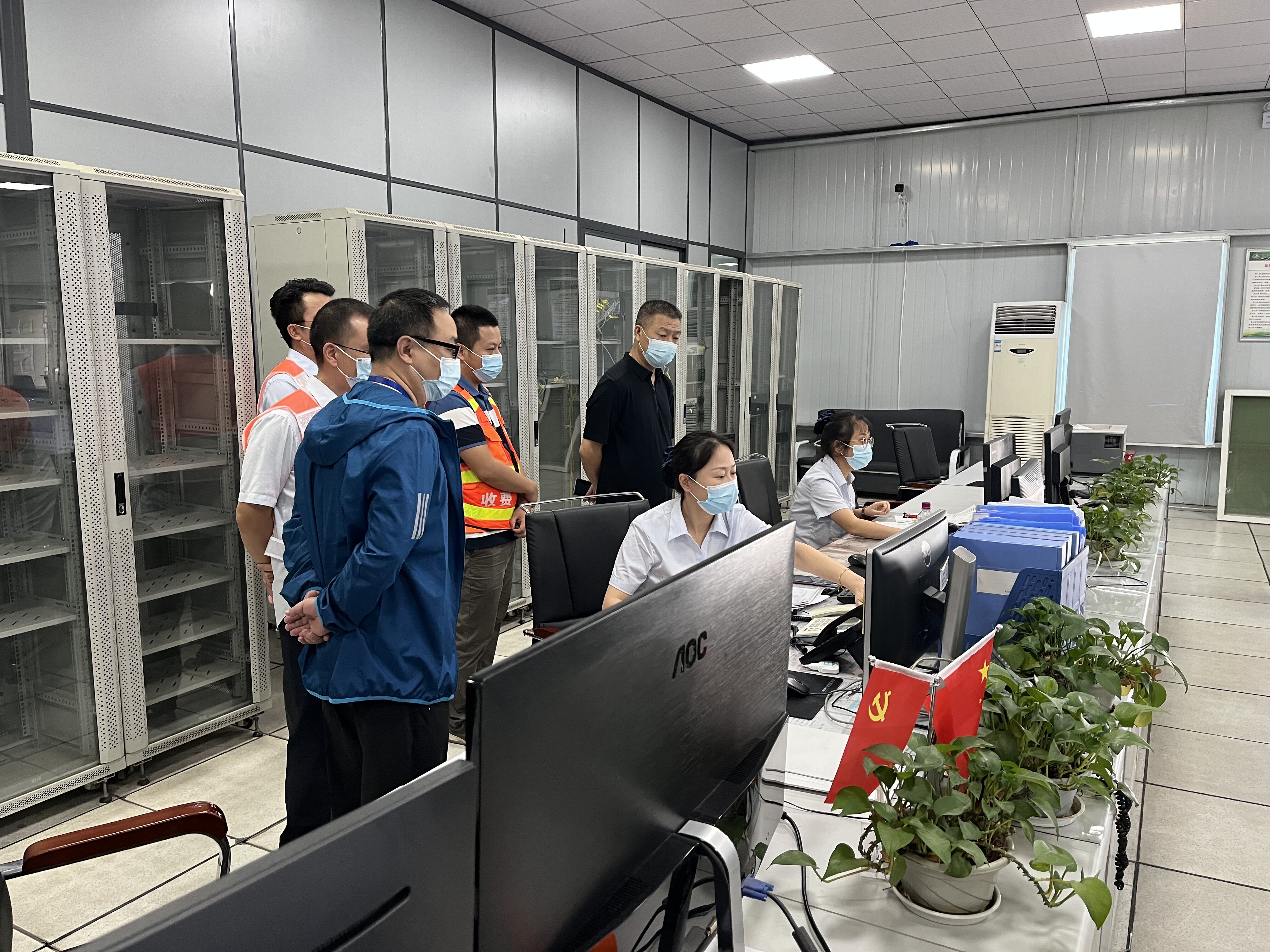 2022.9.5 郭叶舟 成仁分公司到成都管理处检查全市核酸检测期间疫情防控工作.jpg